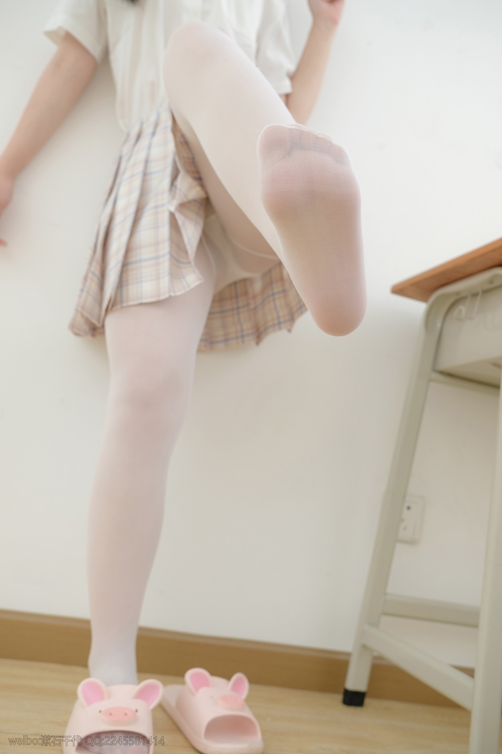 轻兰映画 HANA.002-白丝JK凉拖鞋软妹[67P] 萝风丝足 预览2图